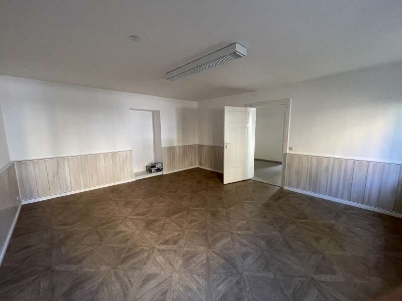 62,65 qm Gewerbeeinheit mit 3 Räumen Bild 3