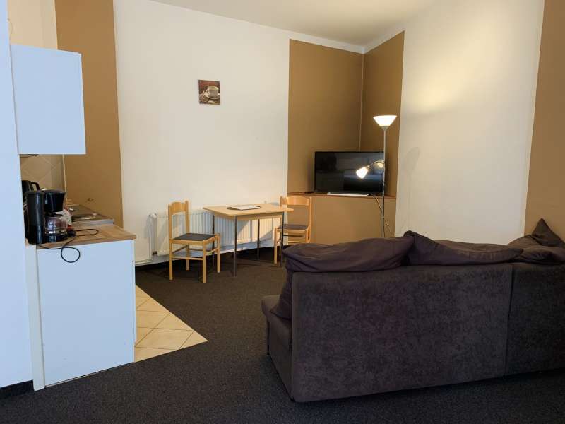 Studentenwohnheim: Möbliertes 1-Zimmer-Apartment mit kleinem Gartenanteil - Photo 1