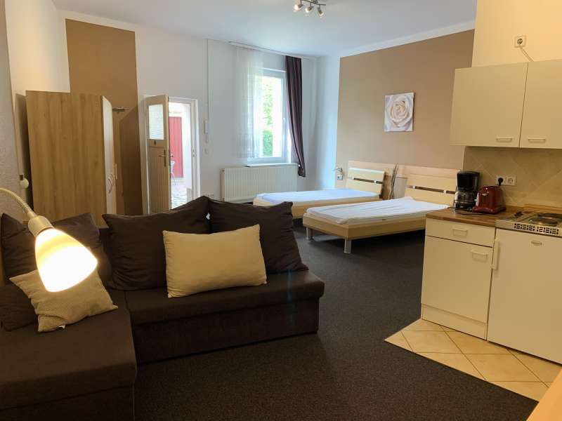 Studentenwohnheim: Möbliertes 1-Zimmer-Apartment mit kleinem Gartenanteil - Photo 3