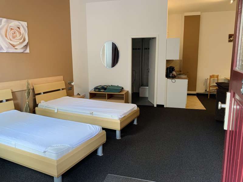 Studentenwohnheim: Möbliertes 1-Zimmer-Apartment mit kleinem Gartenanteil - Photo 5