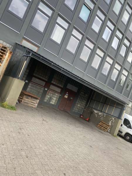 330m² ebenerdige Lagerfläche! Große Gewerbehalle in Neukölln zu vermieten Bild 3