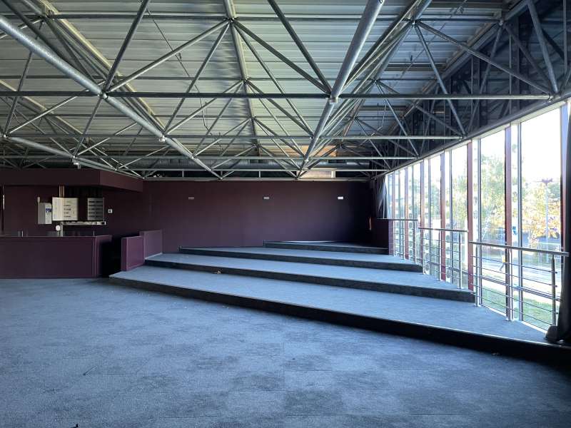 Große Gewerbefläche/veranstaltungsfläche direkt am Bahnhof Trebbin. Bild 0